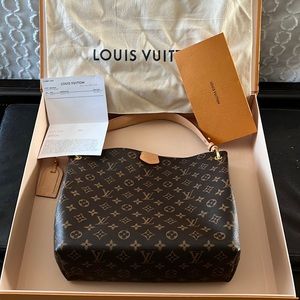 Authentic Louis Vuitton Grateful Purse